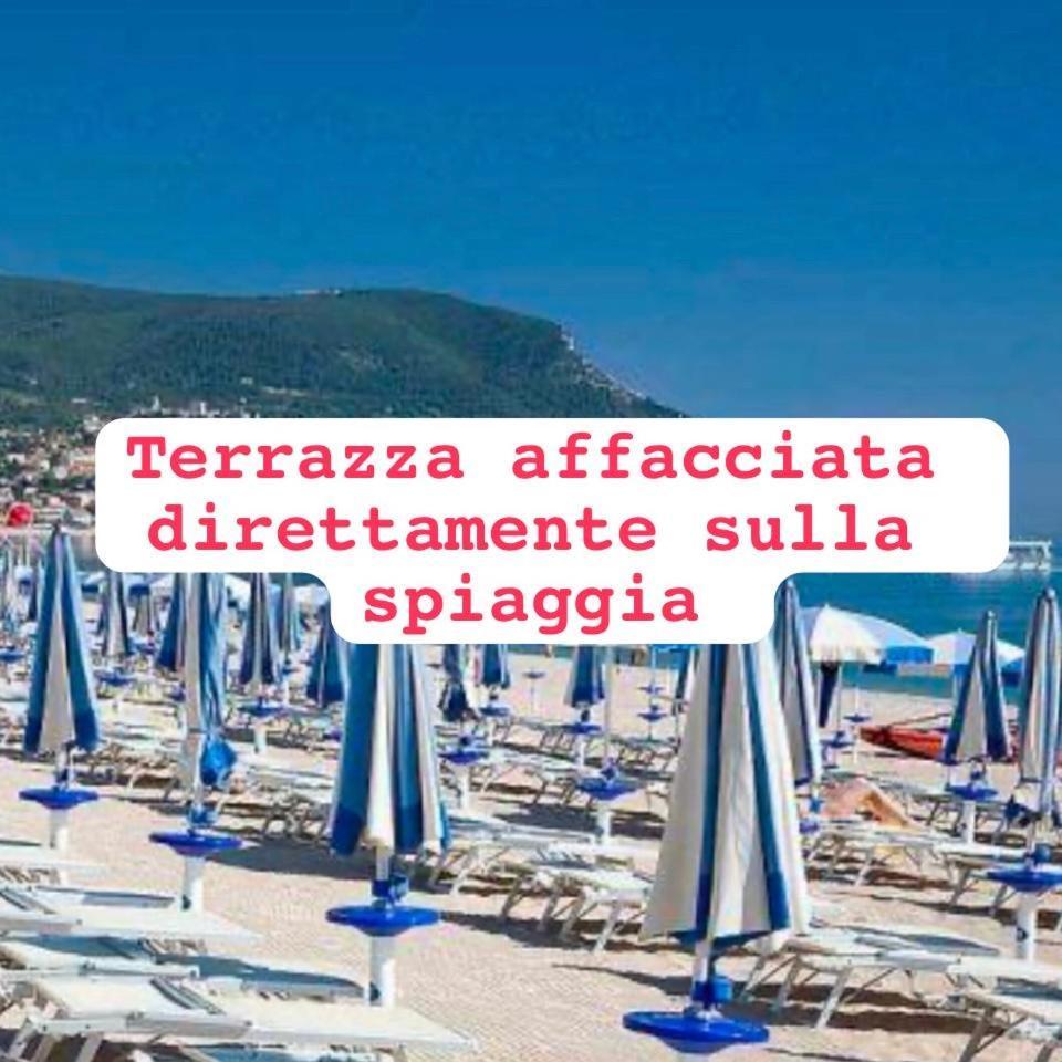 Conero Casa - Marcelli Di Numana In Via Litoranea 101 Sul Mare Vista Spiaggia Con Parcheggio Esclusivo المظهر الخارجي الصورة